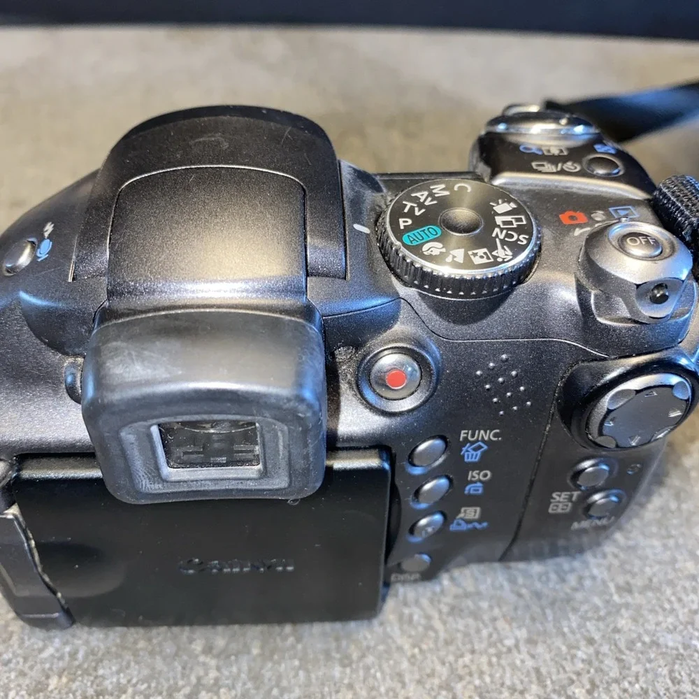 Canon PowerShot S3 IS 6.0MP Digital Camera Black/Lense Cover Zoom. Tested/works